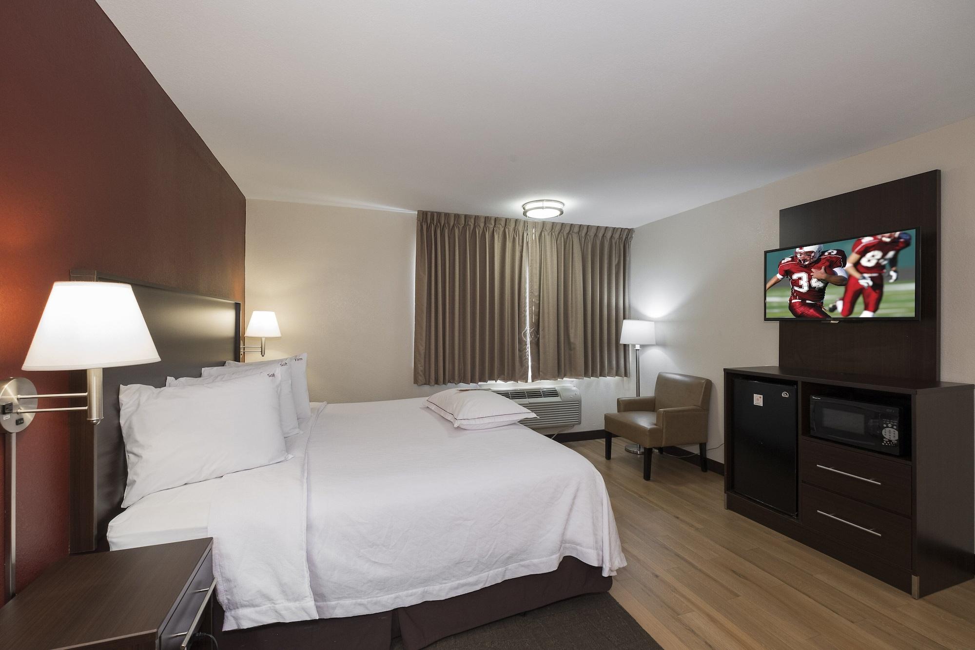 Red Roof Inn Plus+ Поукипси Экстерьер фото