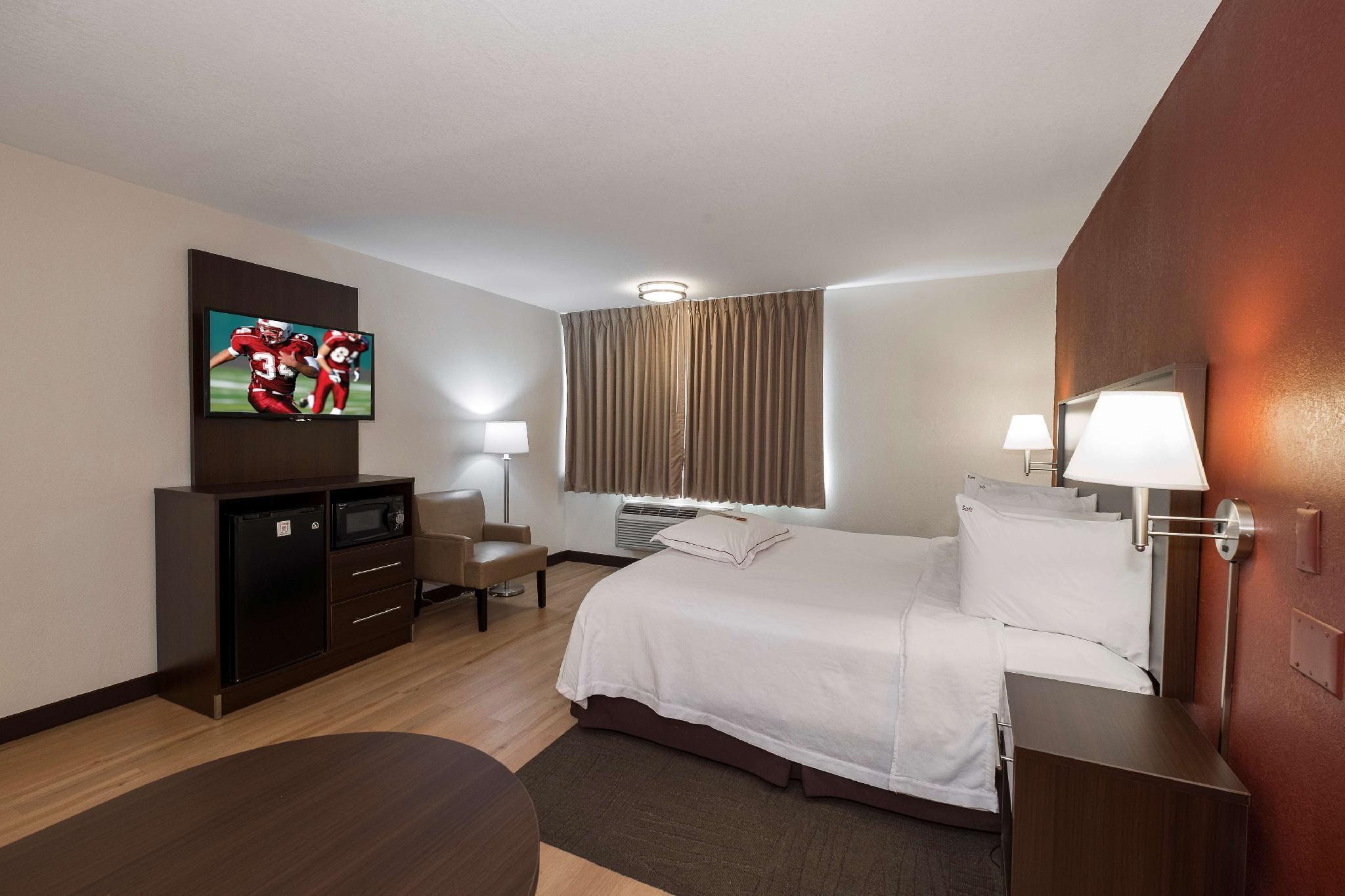 Red Roof Inn Plus+ Поукипси Экстерьер фото