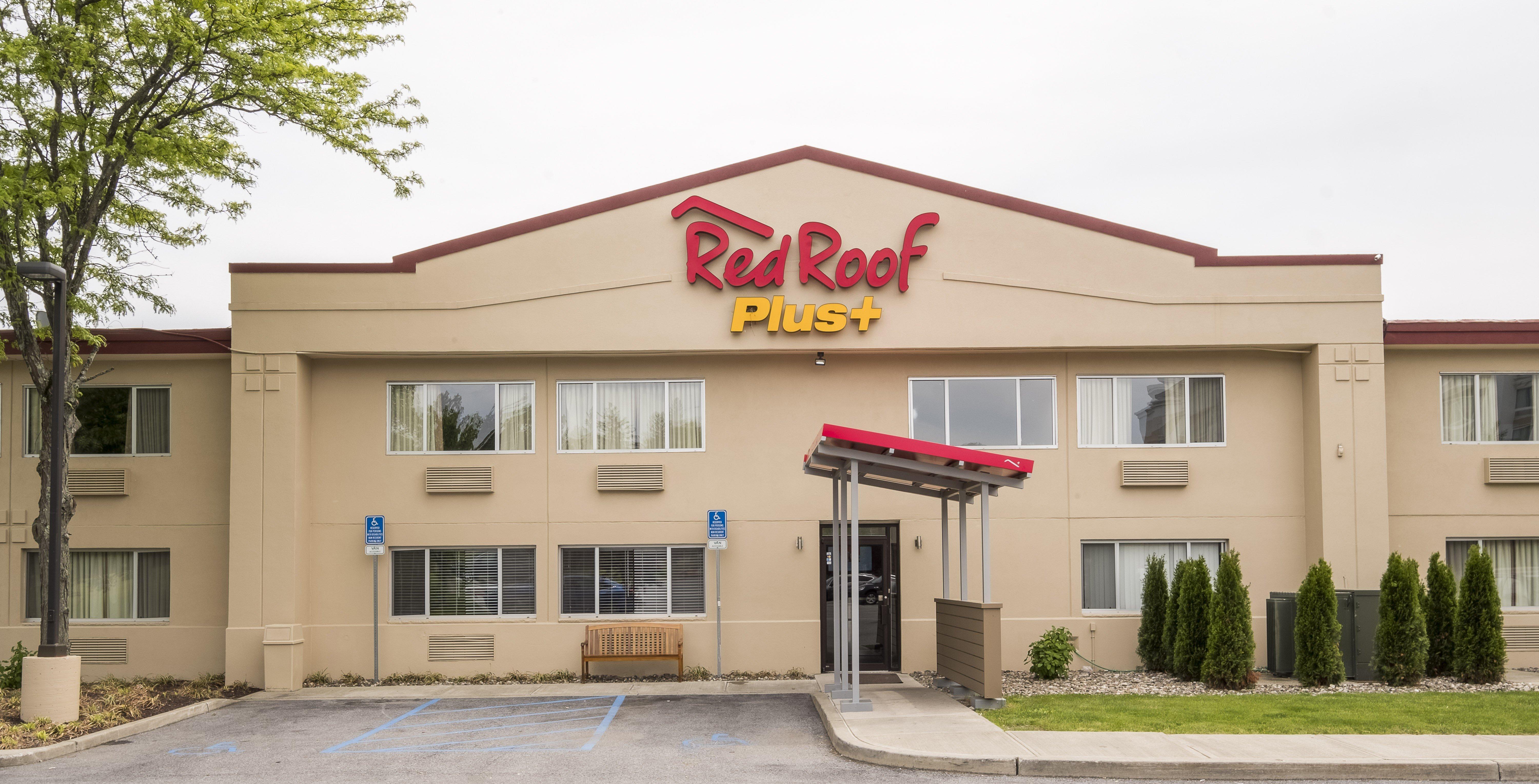 Red Roof Inn Plus+ Поукипси Экстерьер фото