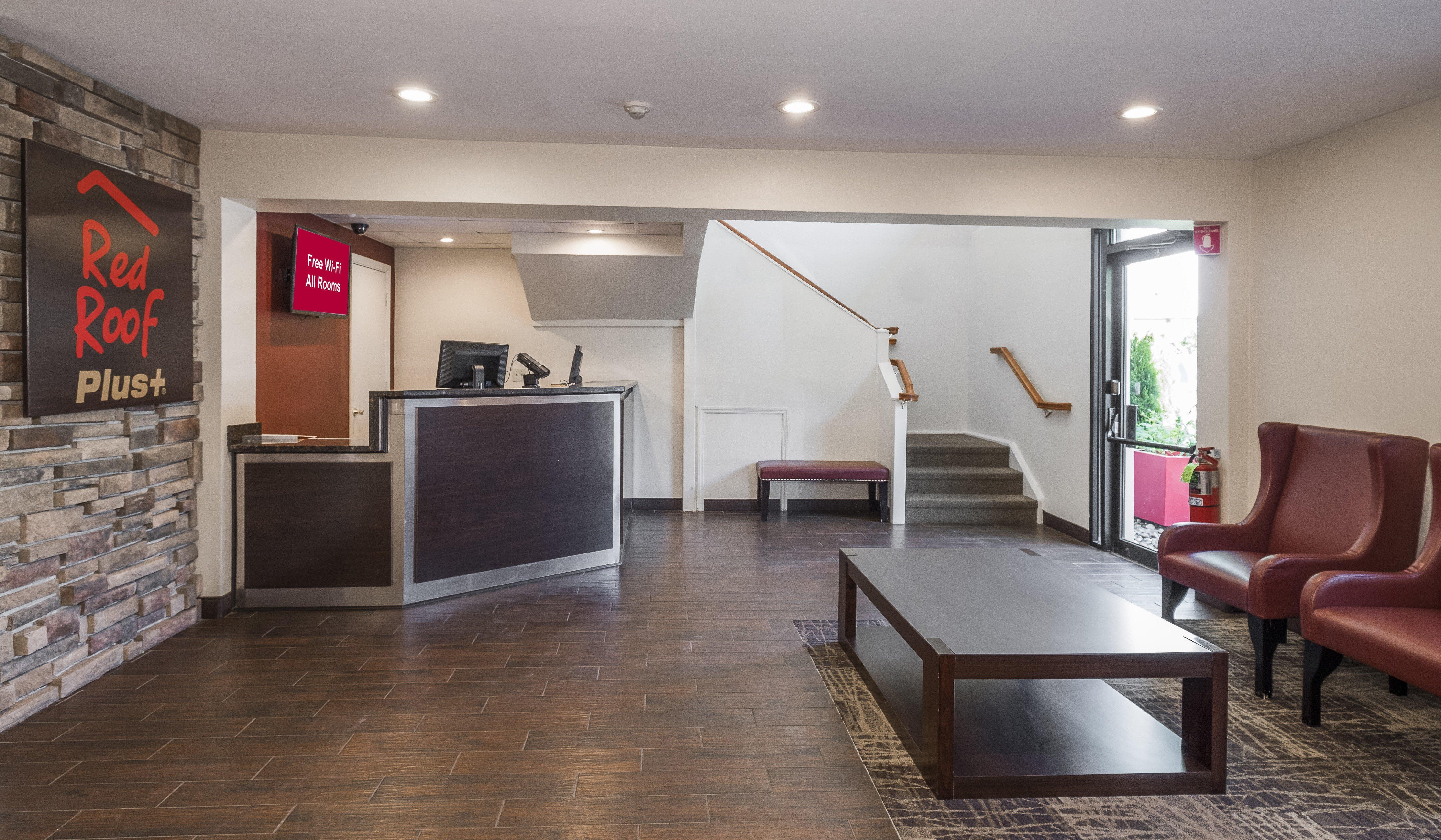 Red Roof Inn Plus+ Поукипси Экстерьер фото