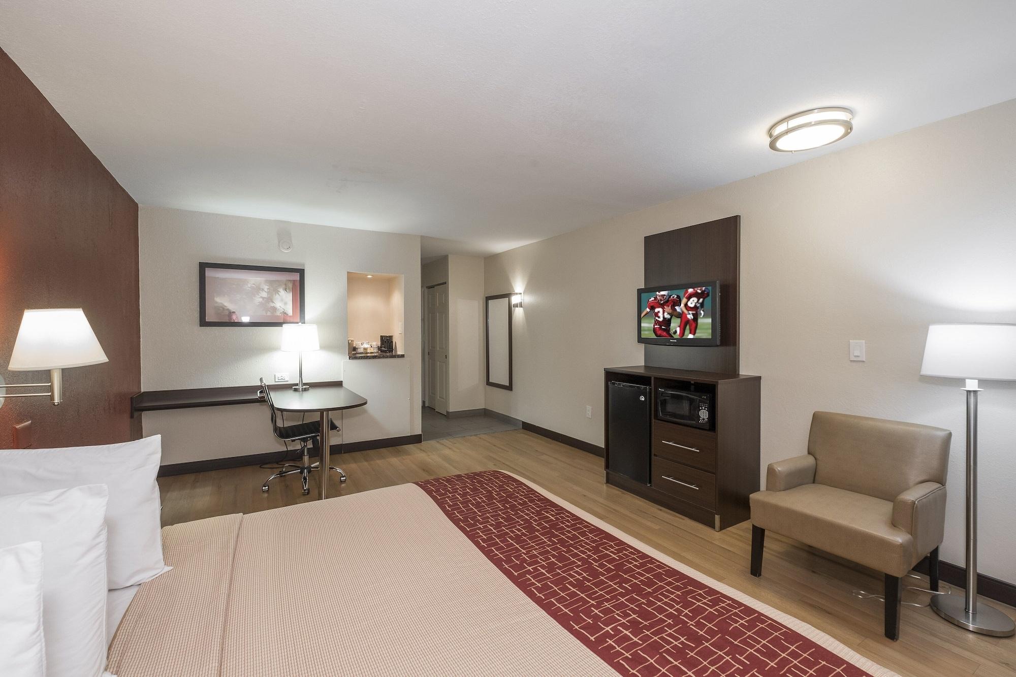 Red Roof Inn Plus+ Поукипси Экстерьер фото